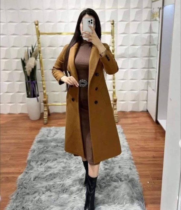 ⁦بالطوا حريمي جوخ مستورد - مش أي بالطو.. ده الـ Game Changer بتاع الشتاء!⁩ - الصورة ⁦2⁩